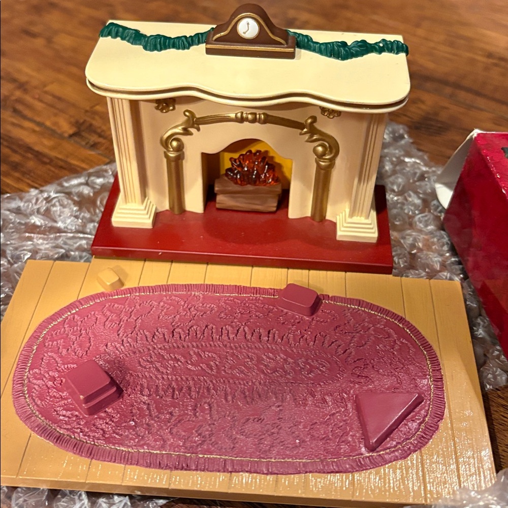 Hallmark The Bearingers Ornament Set - Red and Gold - Picture 6 of 6